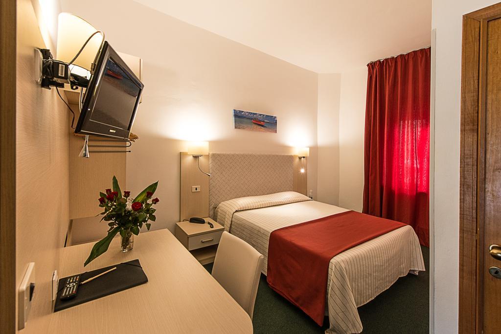Hotel Ariston Piombino Pokój zdjęcie
